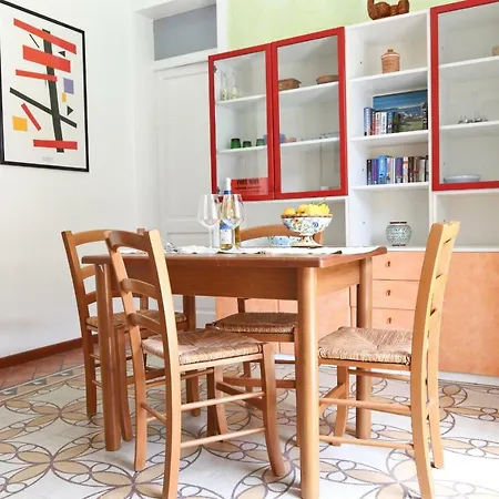 Garibaldi Πανσιόν 4*