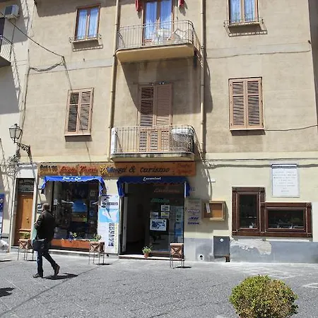 Garibaldi 3*