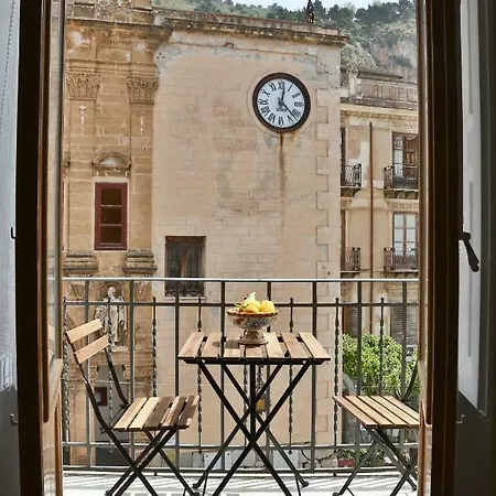 Garibaldi 4* 체팔루